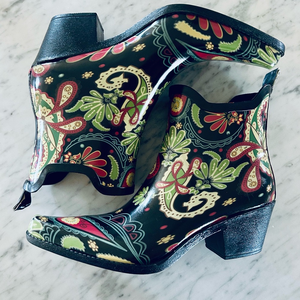 ☔️Madeline Booties Sz 8 - Picture 5 of 9